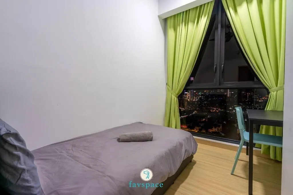 Lovely 4-Bedroom Condo With Pool For 6 Pax - Cheras Kuala Lumpur 0*,  Malajsie