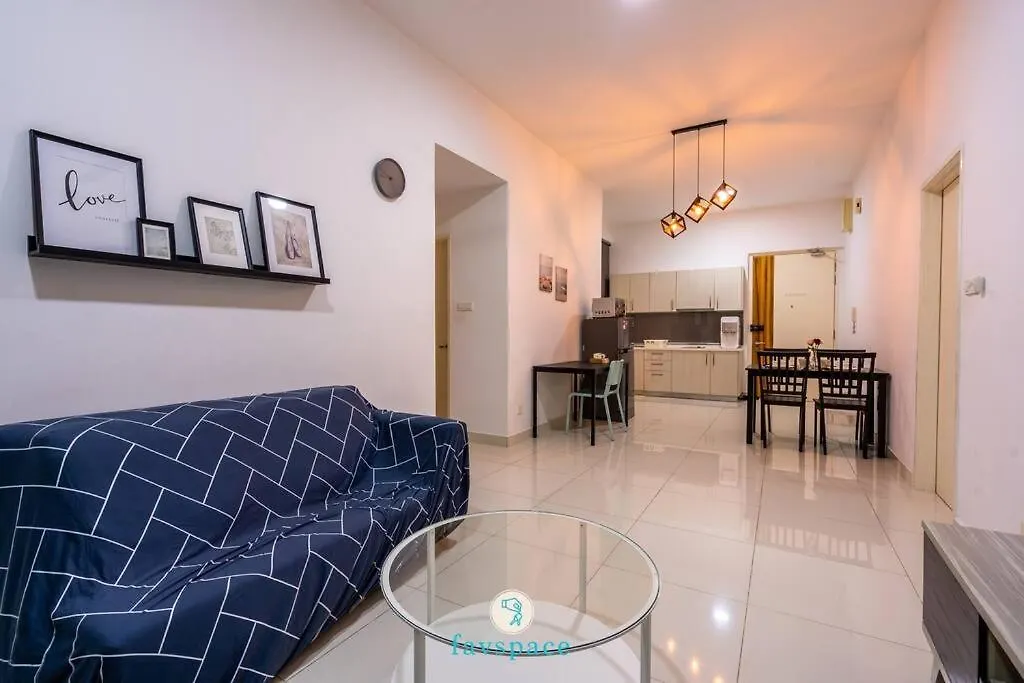 Lovely 4-Bedroom Condo With Pool For 6 Pax - Cheras Kuala Lumpur