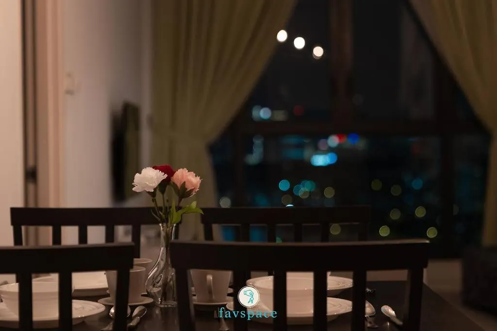 Lovely 4-Bedroom Condo With Pool For 6 Pax - Cheras Kuala Lumpur