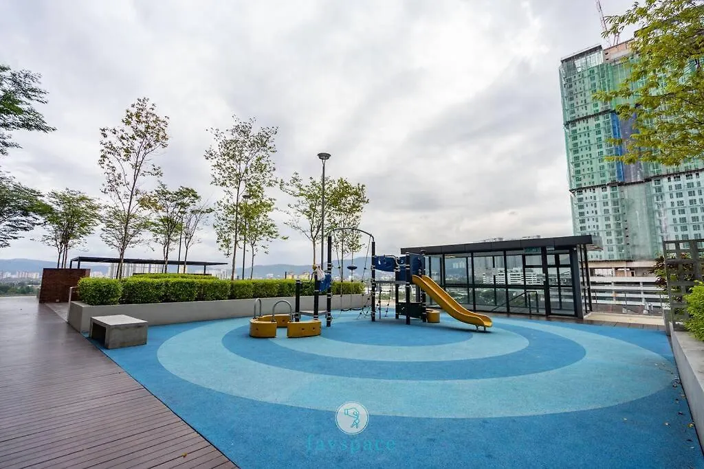 Lovely 4-Bedroom Condo With Pool For 6 Pax - Cheras Kuala Lumpur