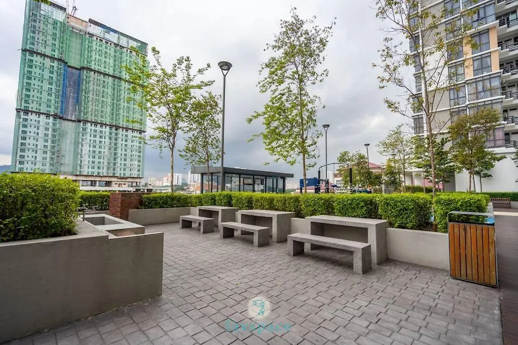 Lovely 4-Bedroom Condo With Pool For 6 Pax - Cheras Kuala Lumpur