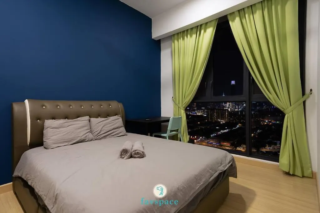 Lovely 4-Bedroom Condo With Pool For 6 Pax - Cheras Kuala Lumpur Apartmán